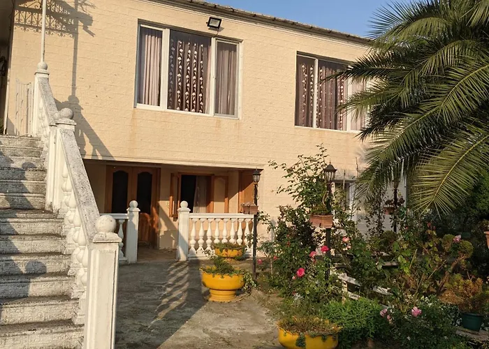 House - Kutaisi International Airport 15 Minutes, Samtredia Kulashi 15Tamar Mepe Street