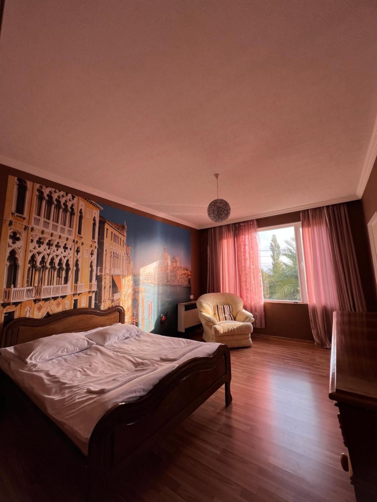 Holiday home House - Kutaisi International Airport 15 Minutes, Kulashi 15tamar Mepe Street Samtredia